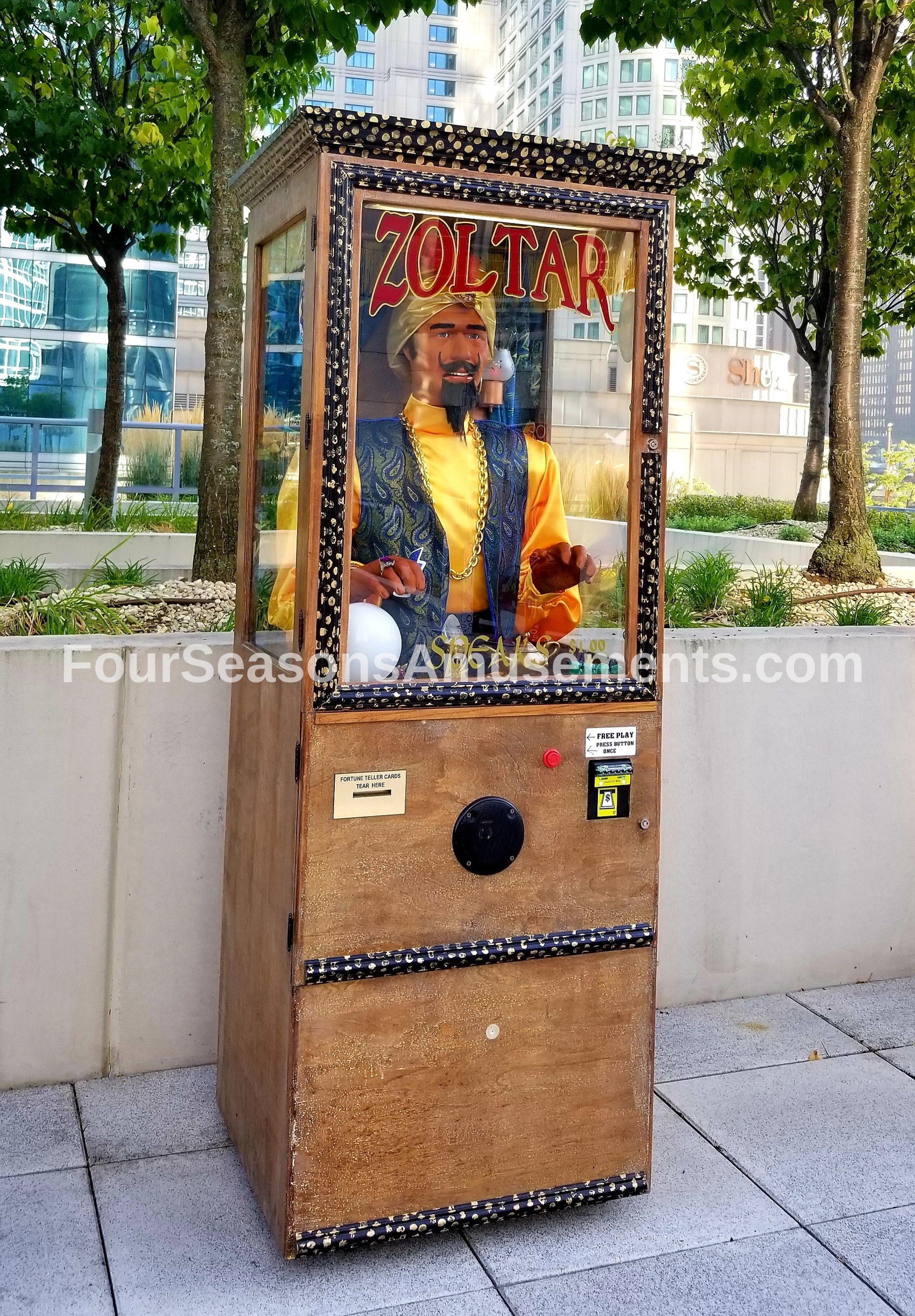 Zoltar Speaks Fortune Teller Machine